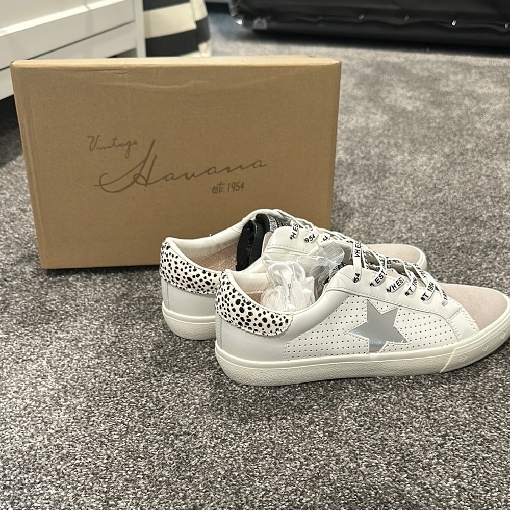 Vintage Havana White Sneakers with Star Detail